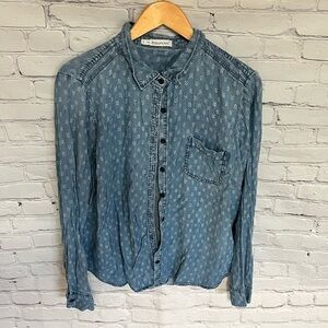 𝅺maurices | Button-down Light Denim Shirt | 2